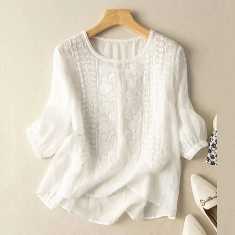 Leah | Lace Blouse with Round Neck and Short Sleeve